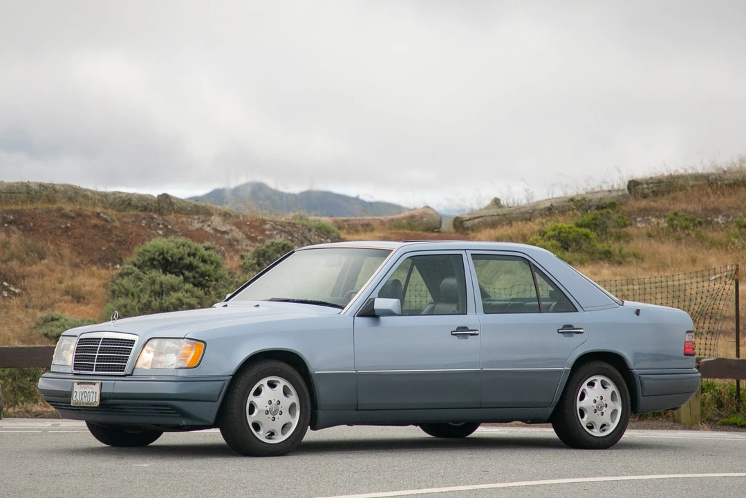 1994 Mercedes-Benz W124 E-Class - Image 2 of 31