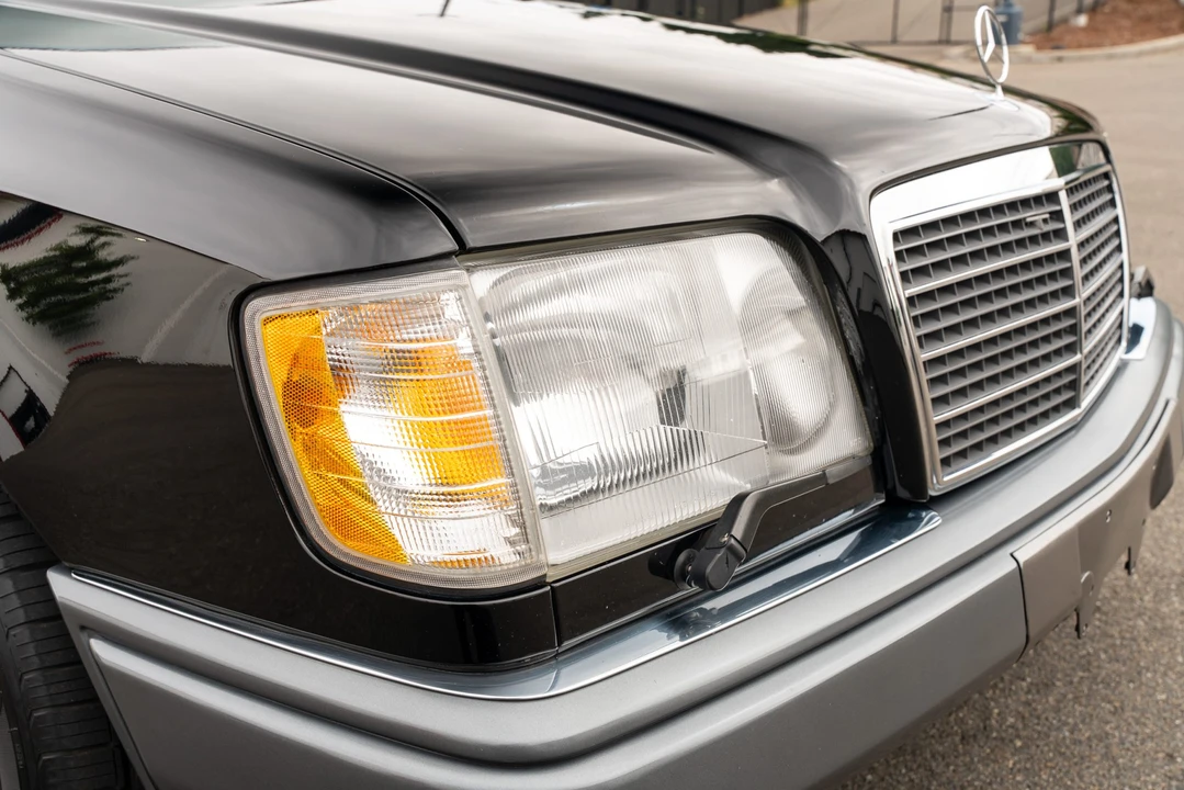 1994 Mercedes-Benz W124 E-Class - Image 13 of 31