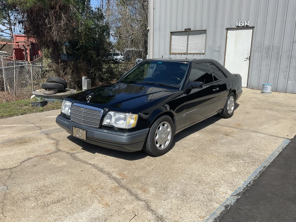 1994 Mercedes-Benz W124 E-Class - Image 2 of 31