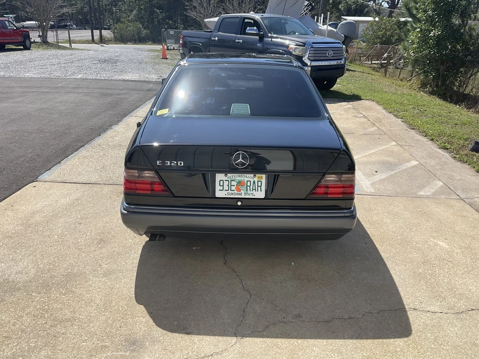 1994 Mercedes-Benz W124 E-Class - Image 4 of 31