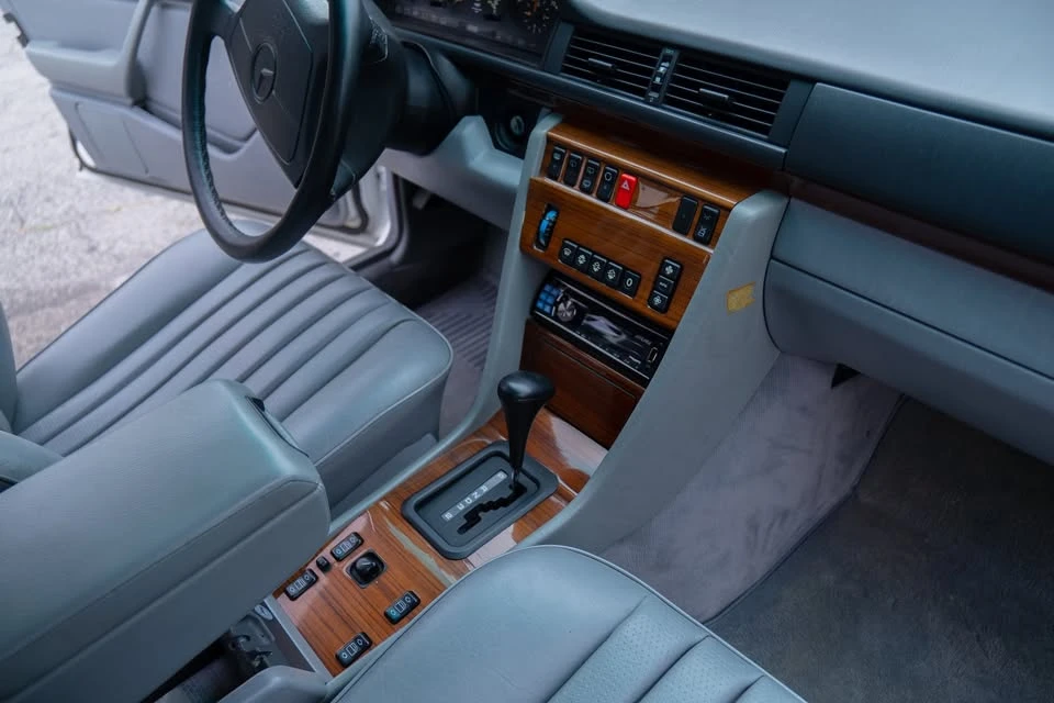 1994 Mercedes-Benz W124 E-Class - Image 12 of 20