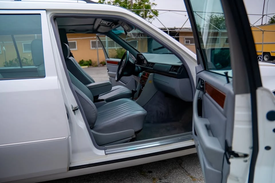 1994 Mercedes-Benz W124 E-Class - Image 10 of 20
