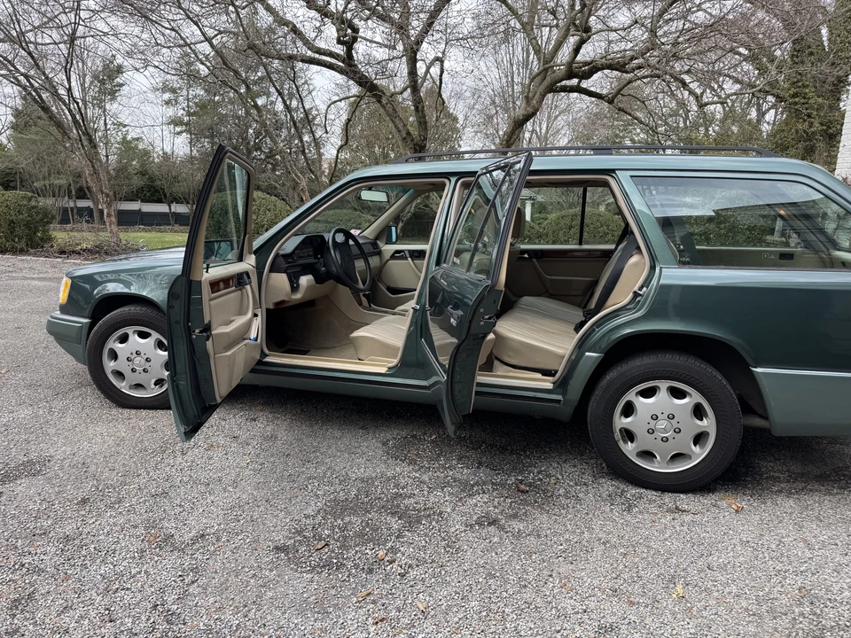 1994 Mercedes-Benz W124 E-Class - Image 12 of 31