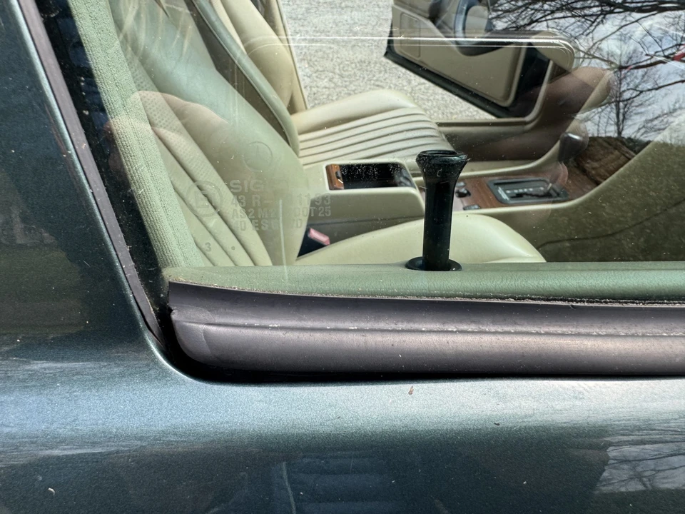 1994 Mercedes-Benz W124 E-Class - Image 23 of 31