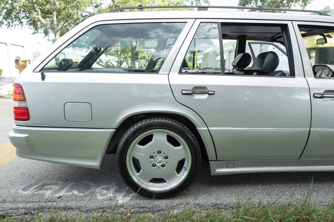 1994 Mercedes-Benz W124 E-Class - Image 25 of 31