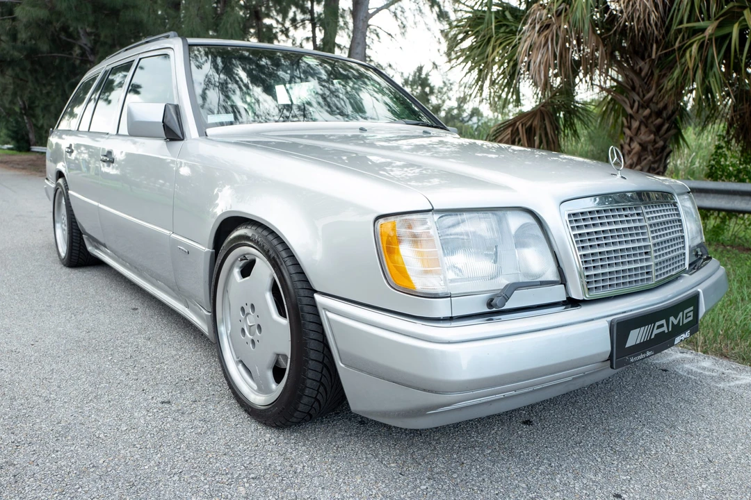 1994 Mercedes-Benz W124 E-Class - Image 2 of 31