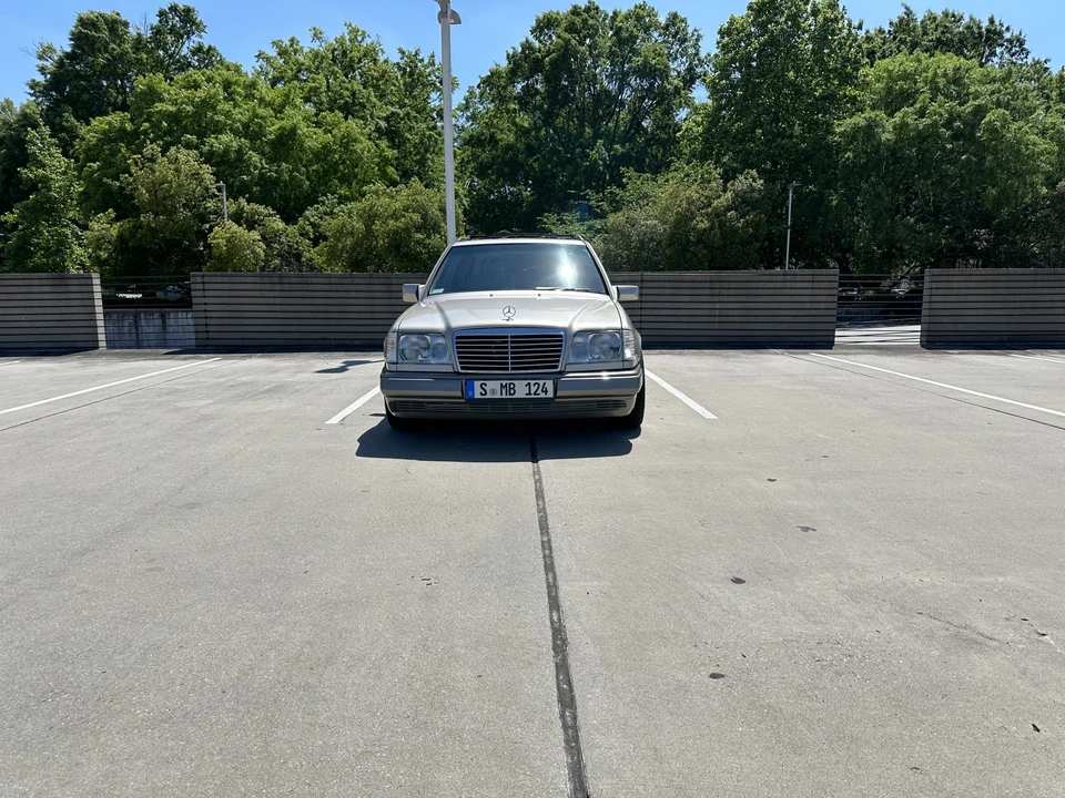 1994 Mercedes-Benz W124 E-Class - Image 12 of 31