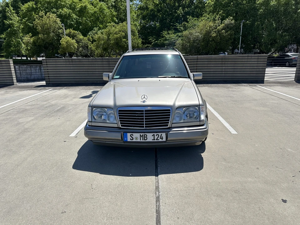 1994 Mercedes-Benz W124 E-Class - Image 9 of 31