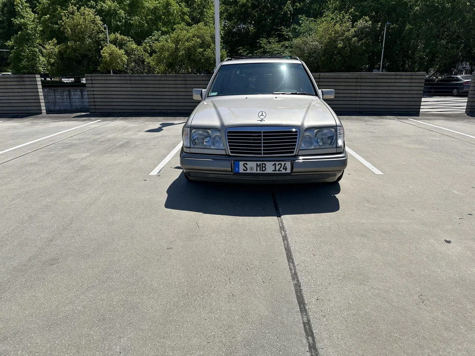 1994 Mercedes-Benz W124 E-Class - Image 10 of 31