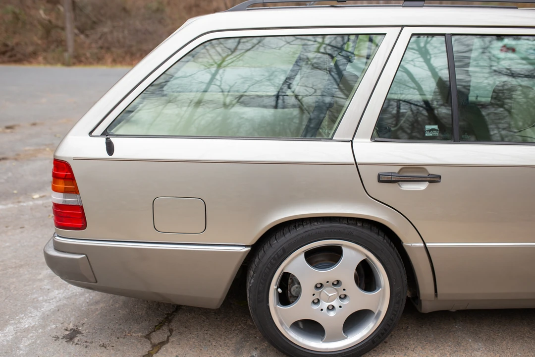 1994 Mercedes-Benz W124 E-Class - Image 25 of 31