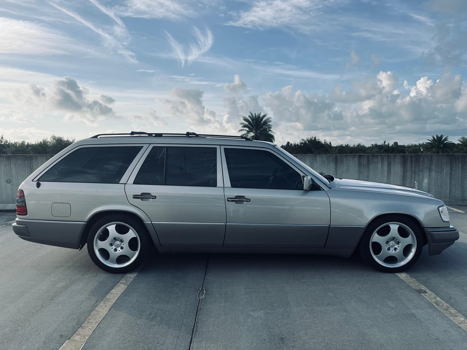 1994 Mercedes-Benz W124 E-Class - Image 12 of 31