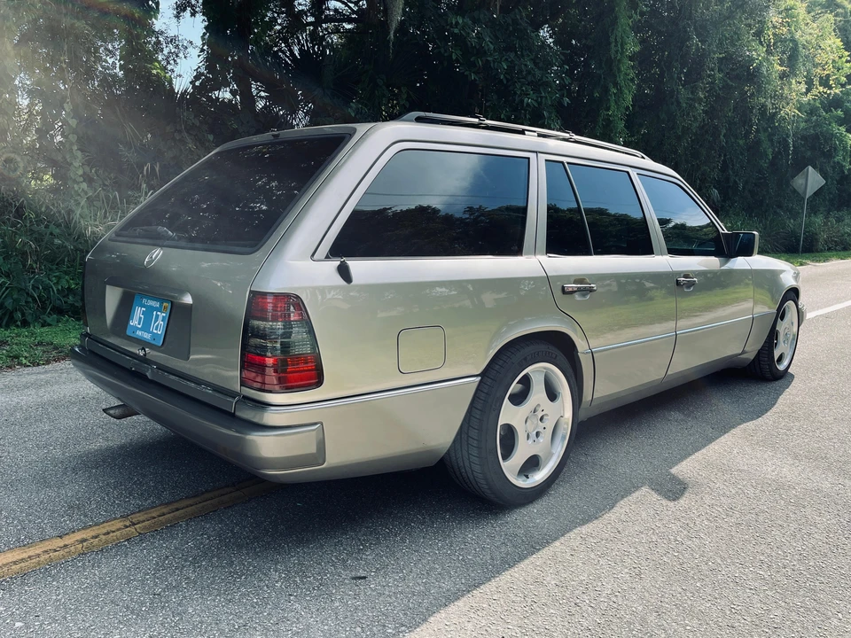 1994 Mercedes-Benz W124 E-Class - Image 10 of 31