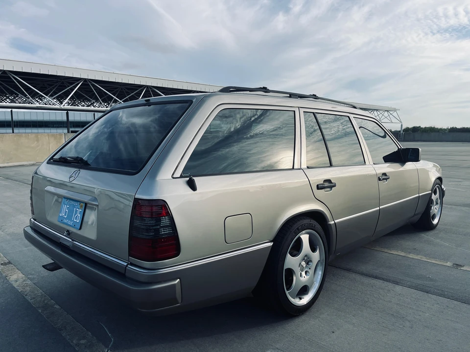 1994 Mercedes-Benz W124 E-Class - Image 11 of 31