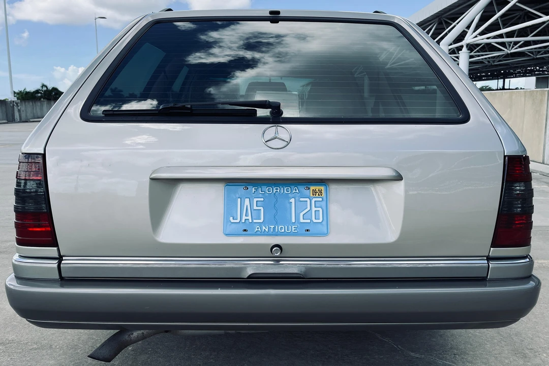 1994 Mercedes-Benz W124 E-Class - Image 5 of 31