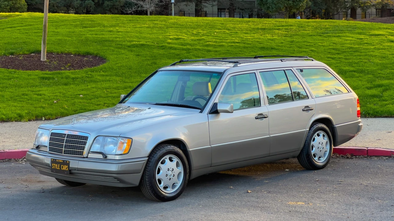 1994 Mercedes-Benz W124 E-Class - Image 2 of 31