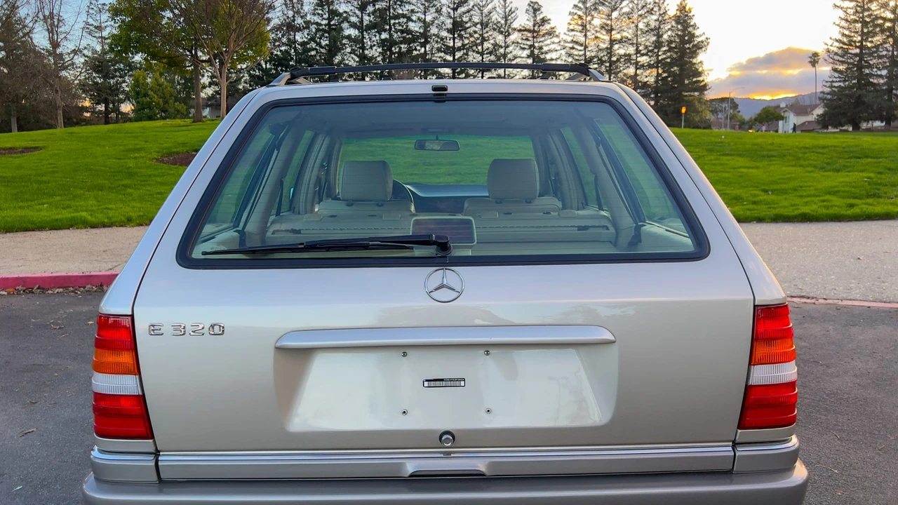 1994 Mercedes-Benz W124 E-Class - Image 25 of 31