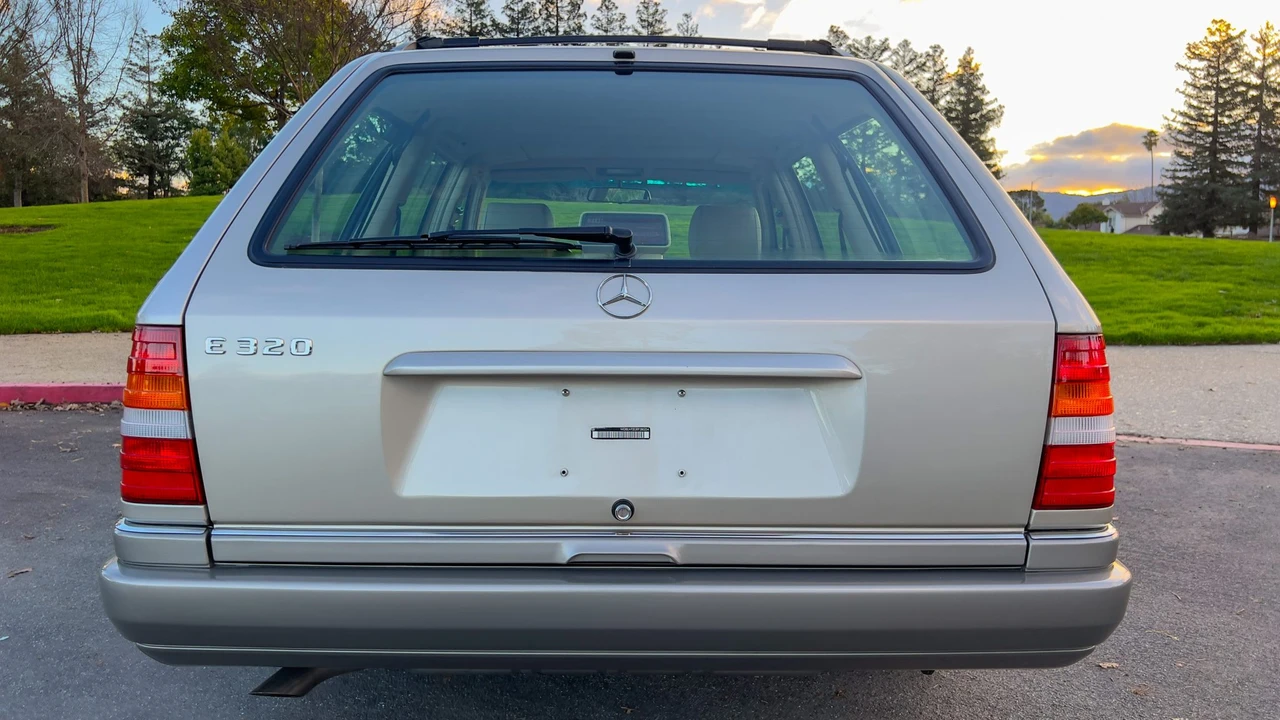 1994 Mercedes-Benz W124 E-Class - Image 24 of 31