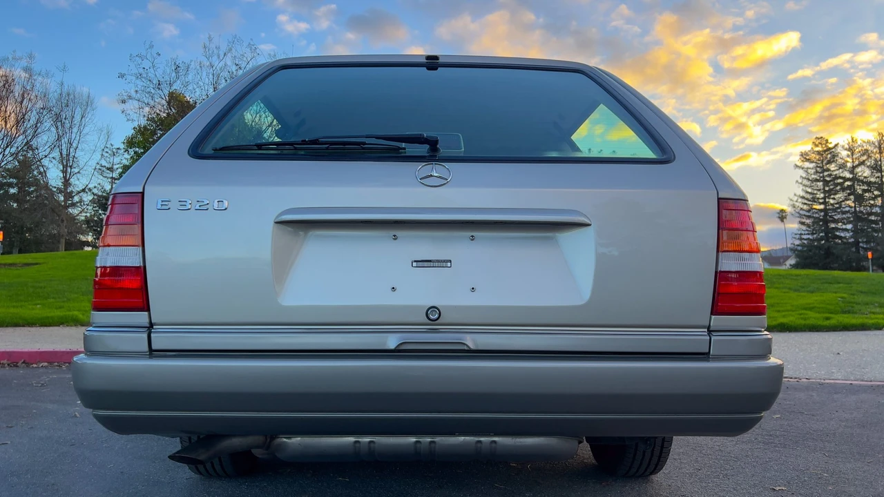 1994 Mercedes-Benz W124 E-Class - Image 23 of 31