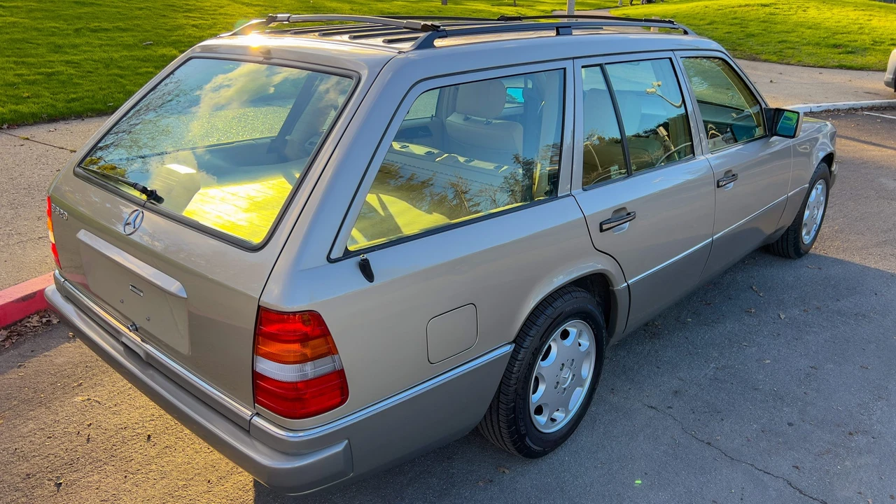 1994 Mercedes-Benz W124 E-Class - Image 22 of 31