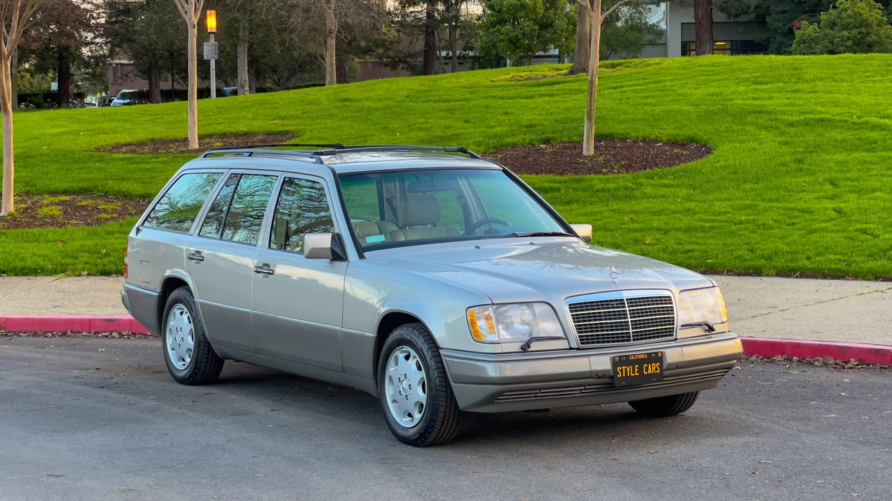 1994 Mercedes-Benz W124 E-Class - Image 12 of 31