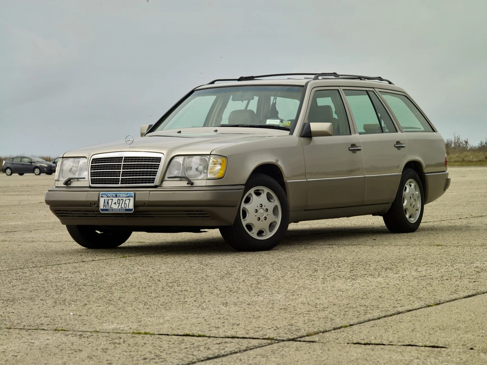 1994 Mercedes-Benz W124 E-Class - Image 2 of 31