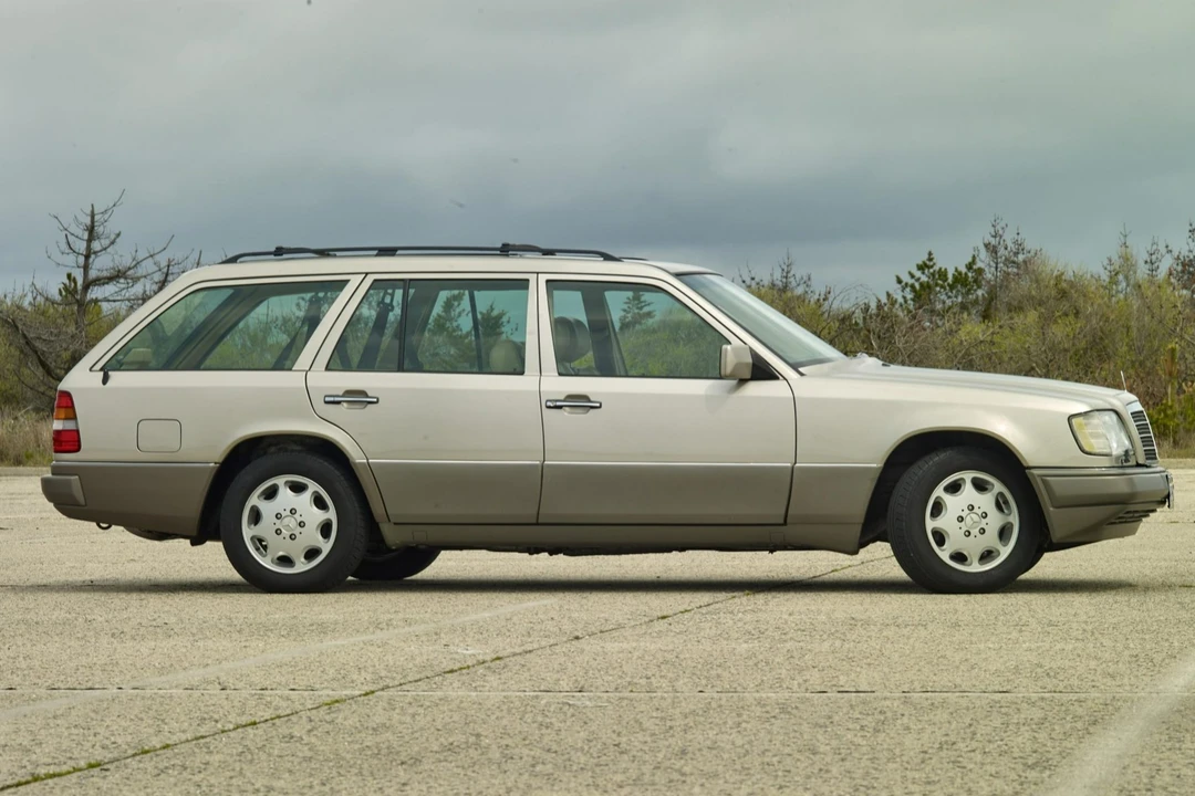 1994 Mercedes-Benz W124 E-Class - Image 11 of 31