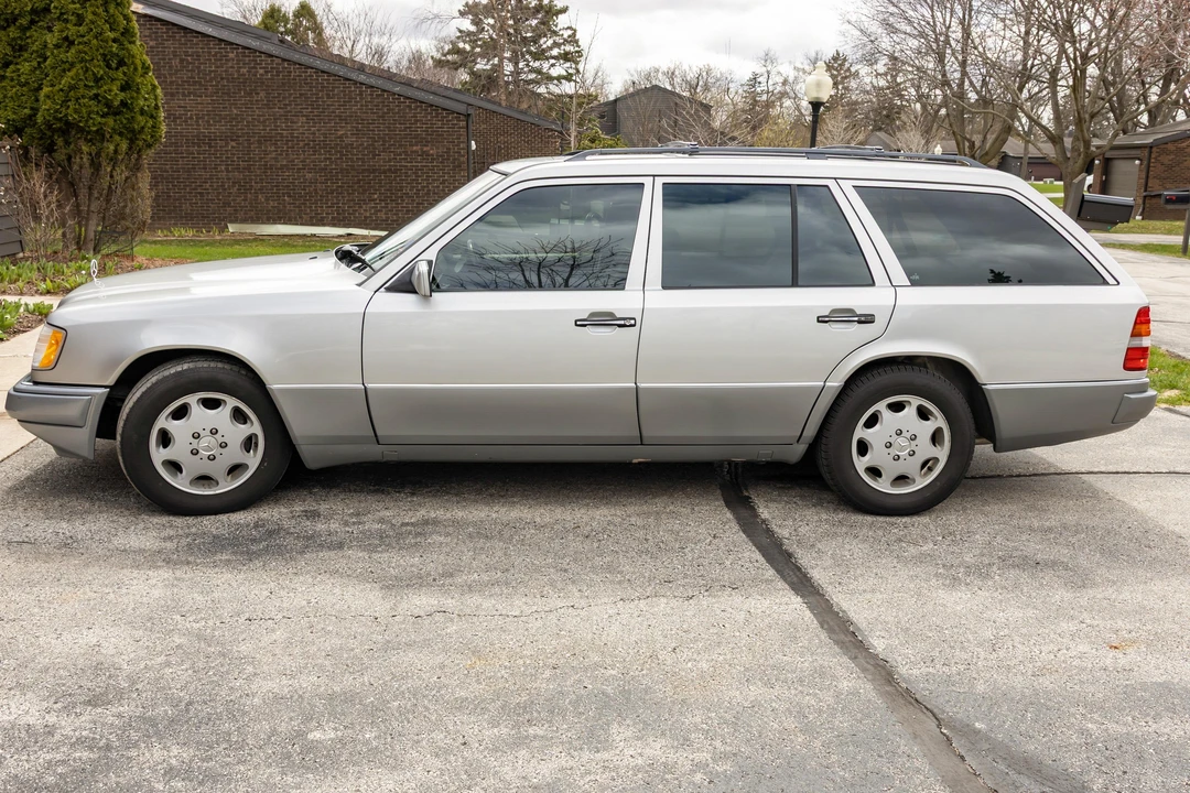 1994 Mercedes-Benz W124 E-Class - Image 3 of 31