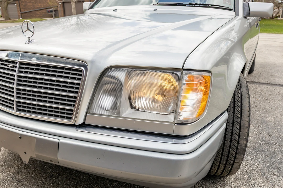 1994 Mercedes-Benz W124 E-Class - Image 13 of 31