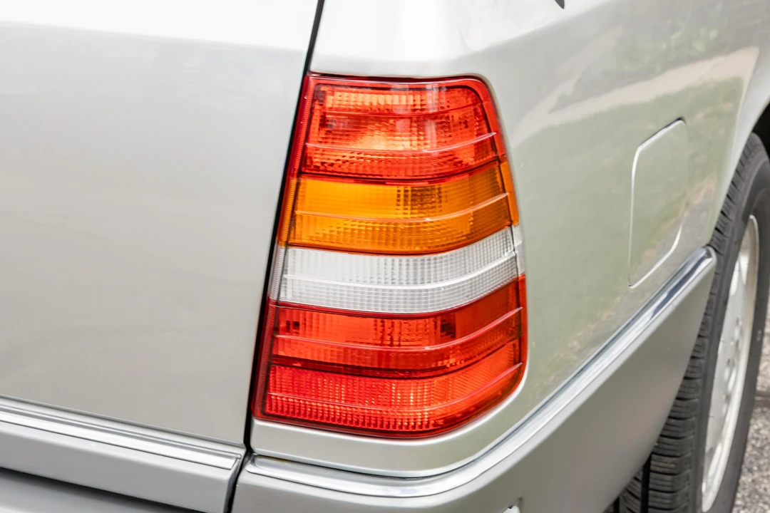 1994 Mercedes-Benz W124 E-Class - Image 17 of 31
