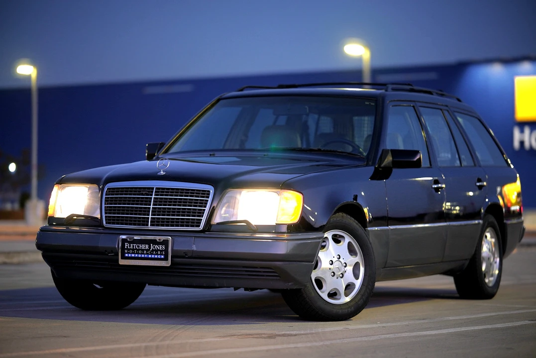 1994 Mercedes-Benz W124 E-Class - Image 11 of 31
