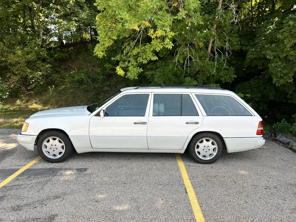 1994 Mercedes-Benz W124 E-Class - Image 5 of 31