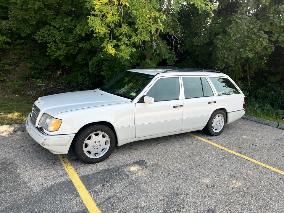 1994 Mercedes-Benz W124 E-Class - Image 4 of 31