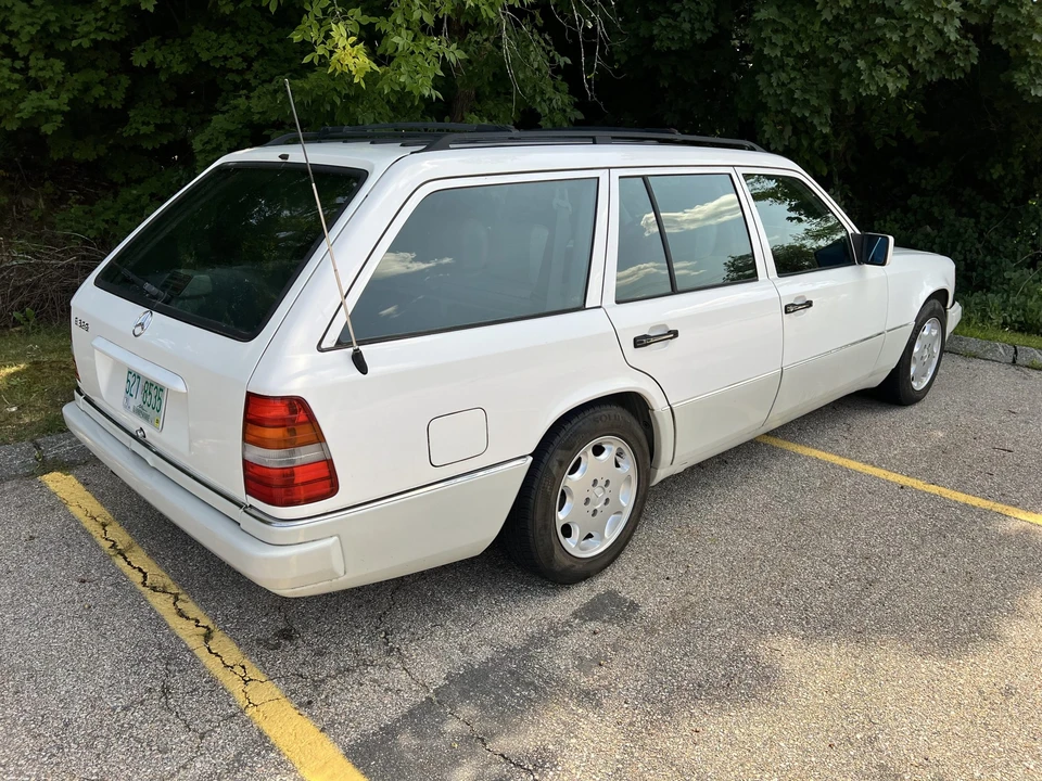 1994 Mercedes-Benz W124 E-Class - Image 13 of 31