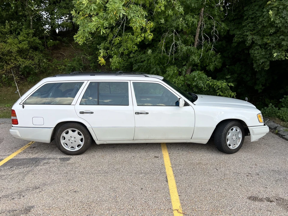 1994 Mercedes-Benz W124 E-Class - Image 17 of 31