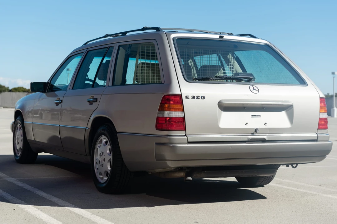 1994 Mercedes-Benz W124 E-Class - Image 8 of 31