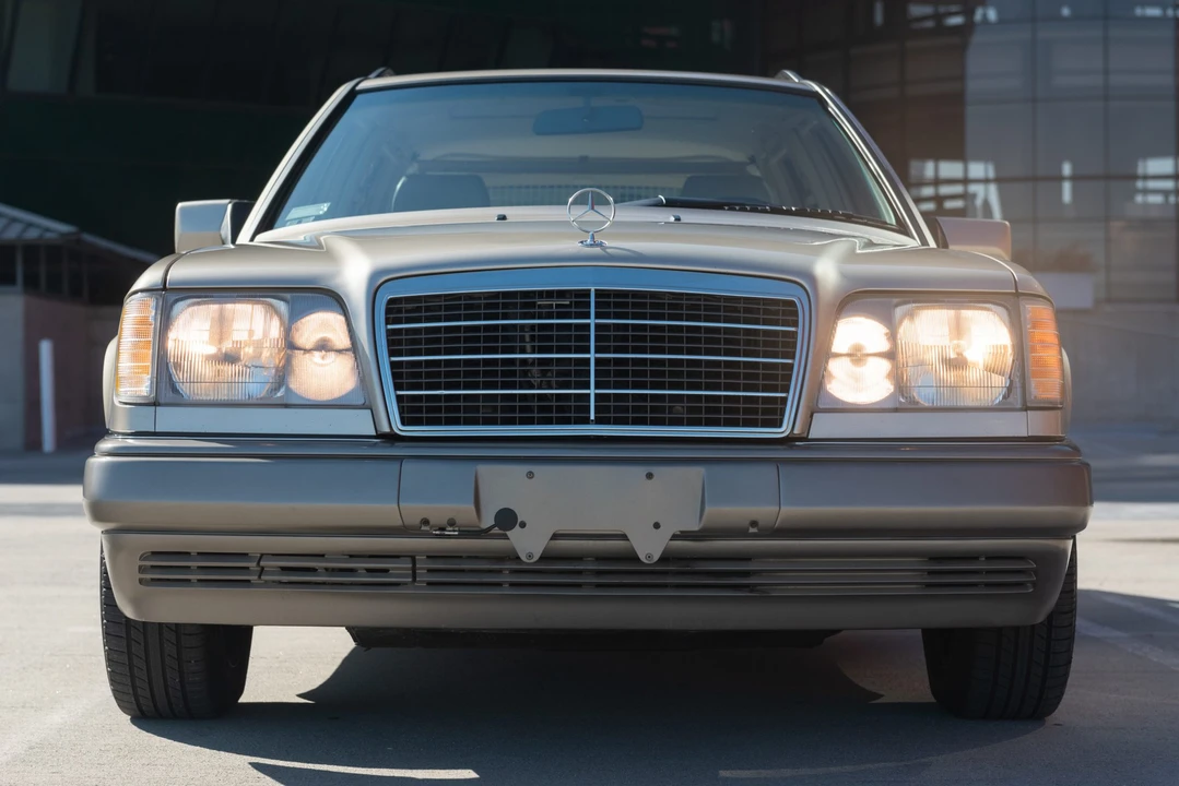1994 Mercedes-Benz W124 E-Class - Image 11 of 31