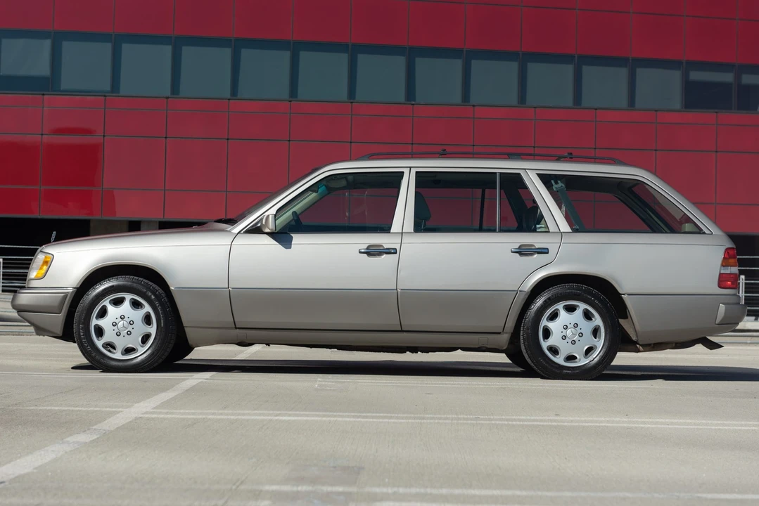 1994 Mercedes-Benz W124 E-Class - Image 9 of 31