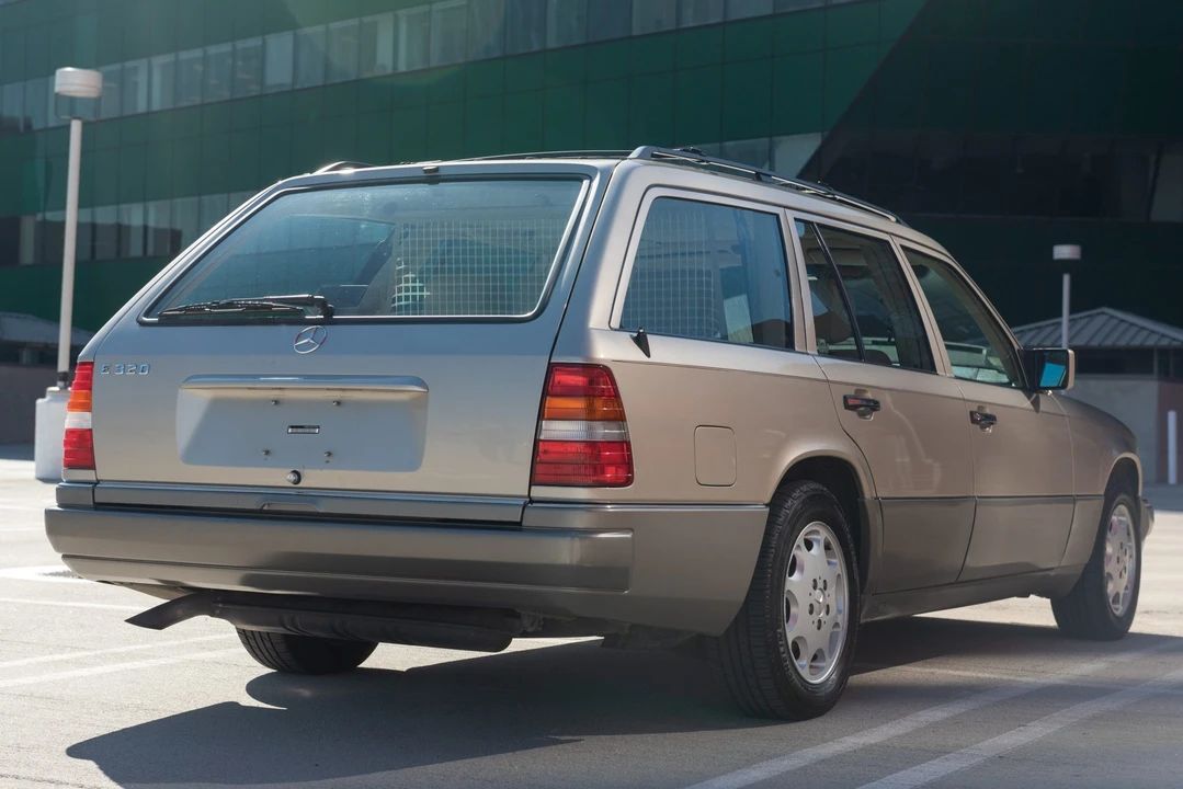1994 Mercedes-Benz W124 E-Class - Image 3 of 31