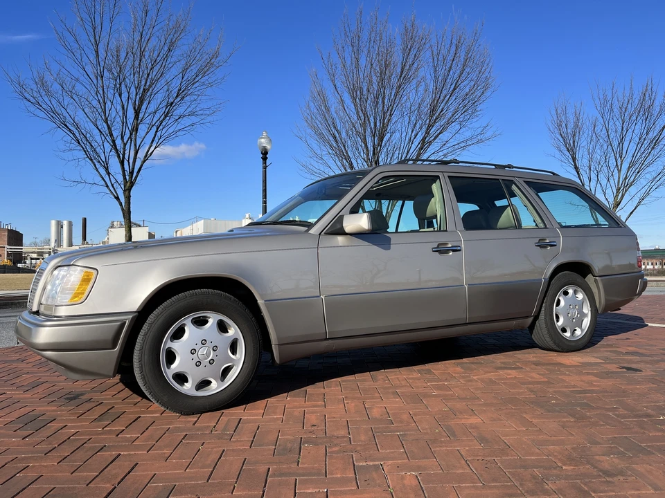 1994 Mercedes-Benz W124 E-Class - Image 4 of 31