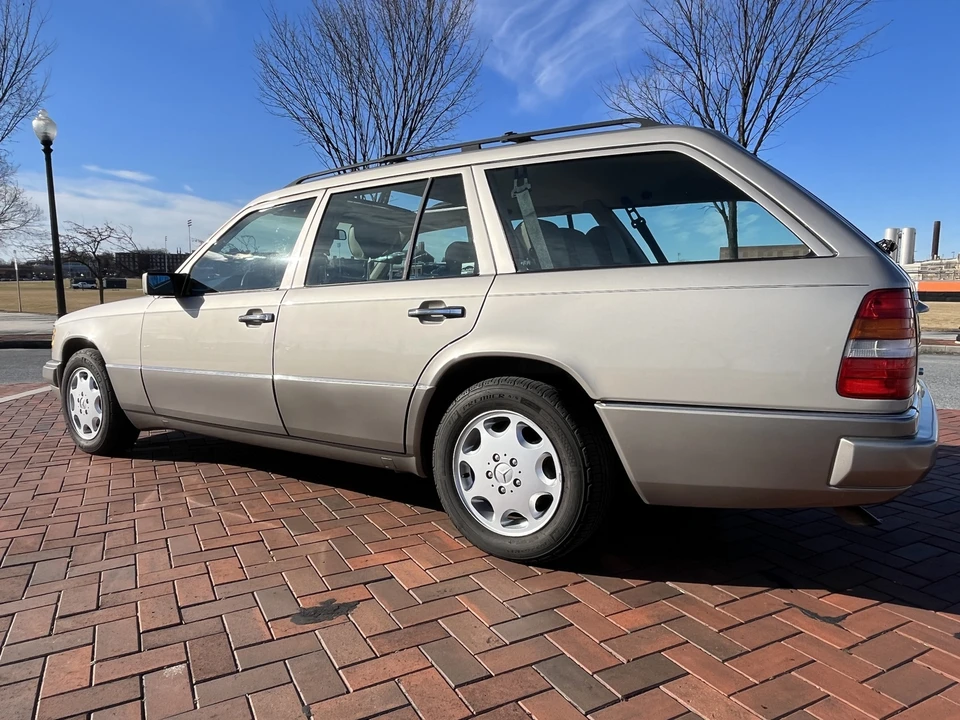 1994 Mercedes-Benz W124 E-Class - Image 7 of 31