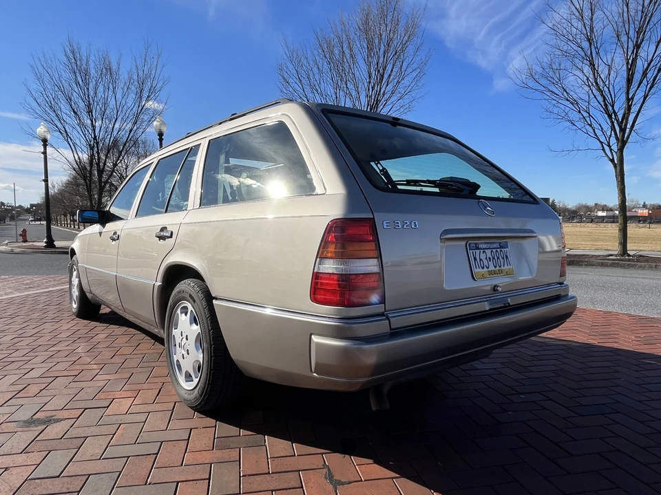 1994 Mercedes-Benz W124 E-Class - Image 8 of 31