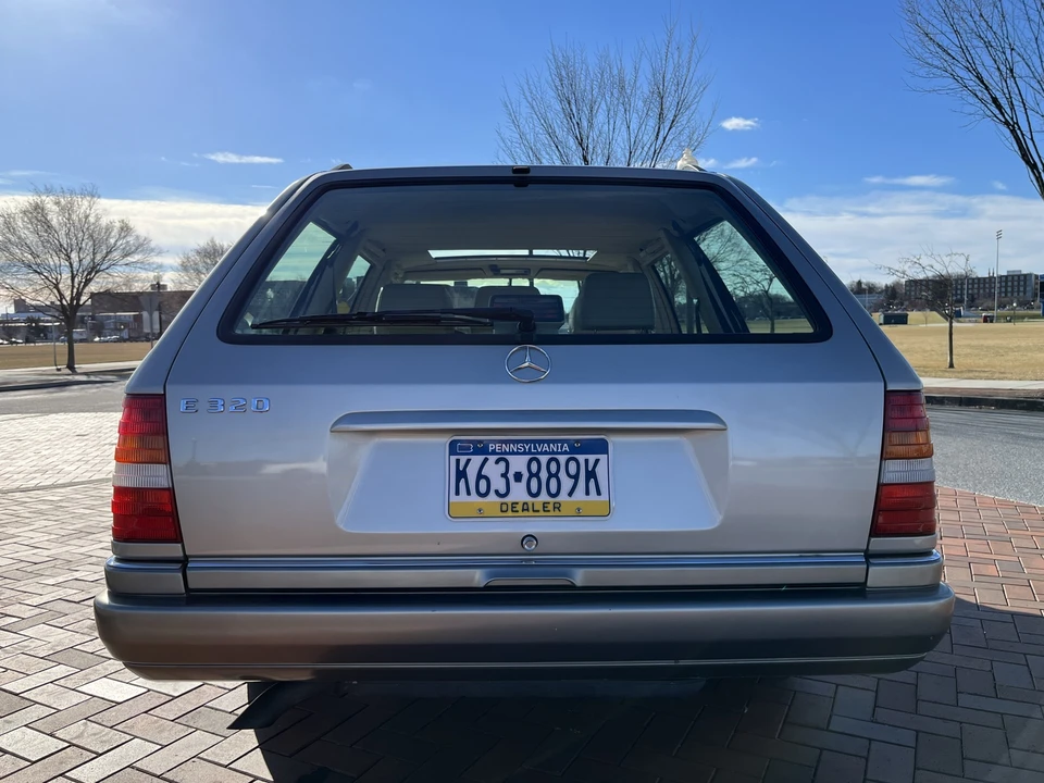 1994 Mercedes-Benz W124 E-Class - Image 10 of 31