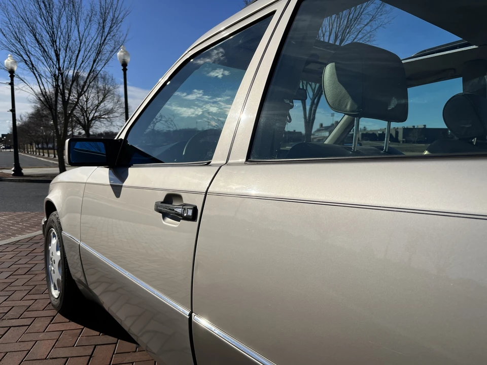 1994 Mercedes-Benz W124 E-Class - Image 29 of 31