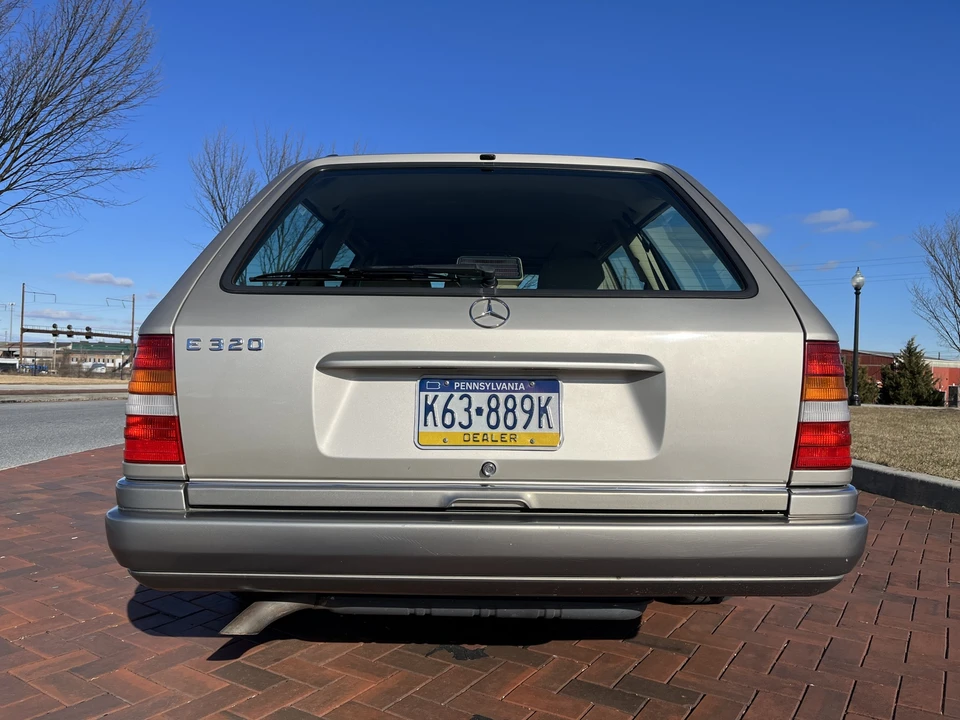 1994 Mercedes-Benz W124 E-Class - Image 9 of 31