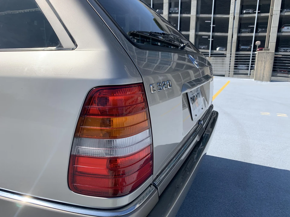 1994 Mercedes-Benz W124 E-Class - Image 12 of 31