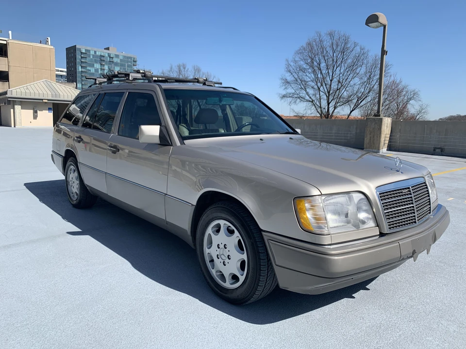 1994 Mercedes-Benz W124 E-Class - Image 2 of 31