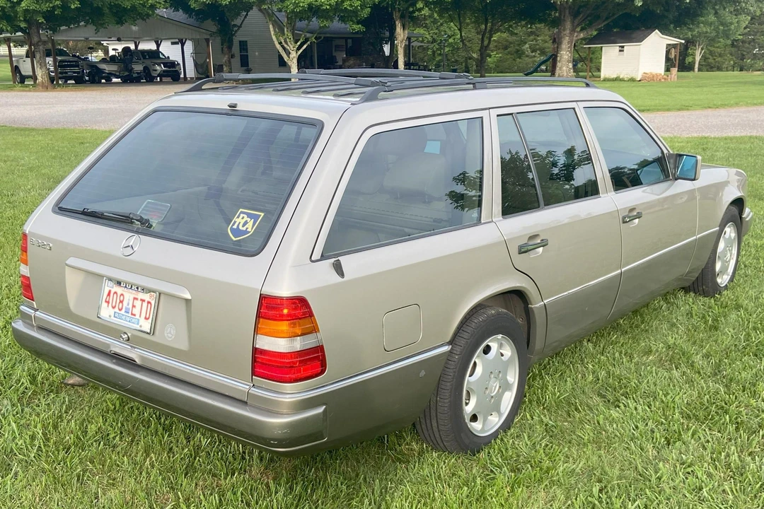 1994 Mercedes-Benz W124 E-Class - Image 4 of 30