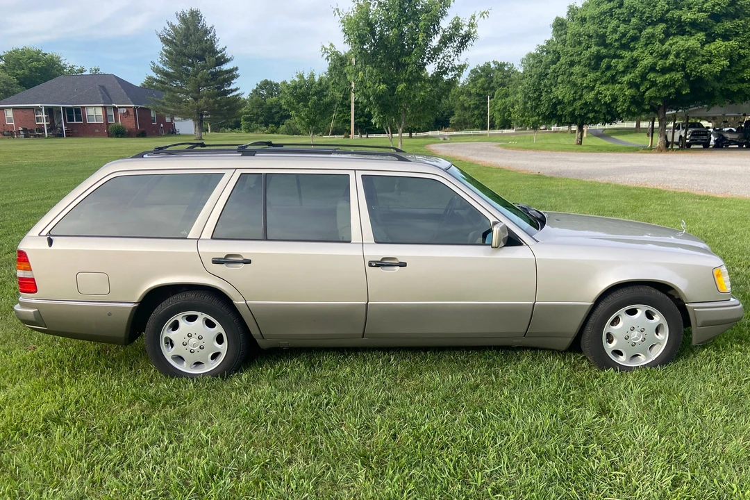 1994 Mercedes-Benz W124 E-Class - Image 3 of 30