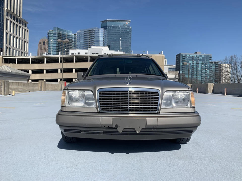 1994 Mercedes-Benz W124 E-Class - Image 3 of 31