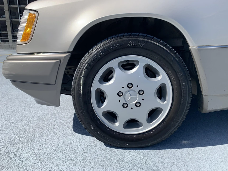 1994 Mercedes-Benz W124 E-Class - Image 24 of 31